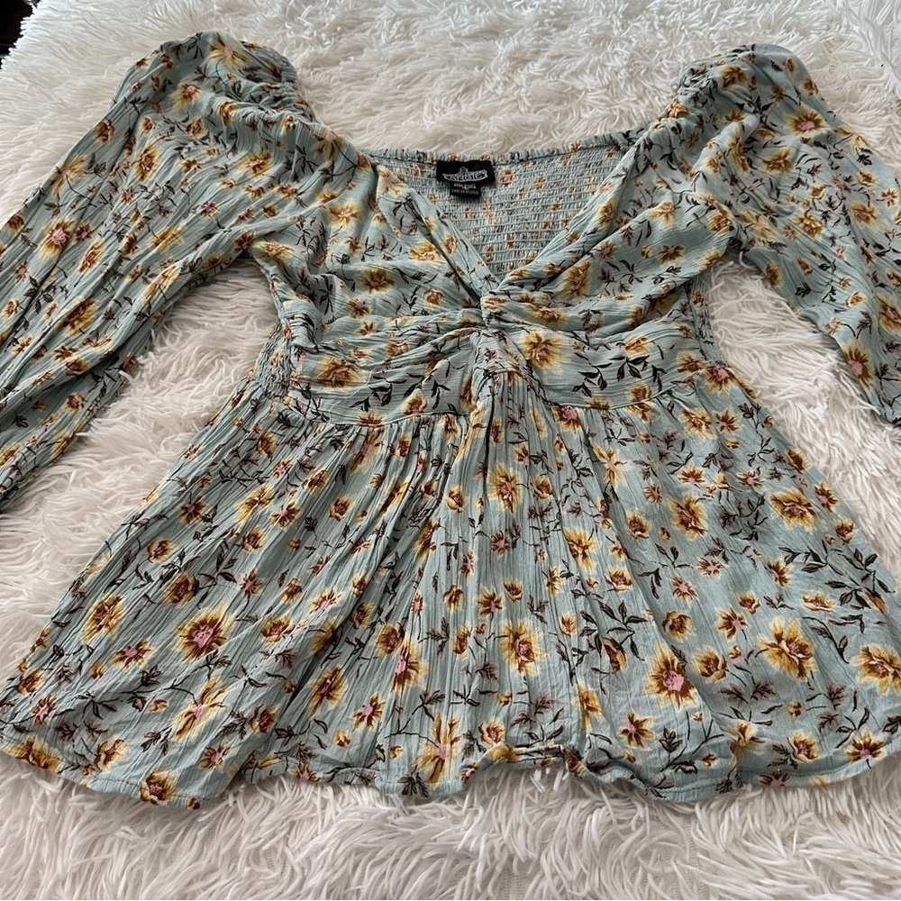 Angie Floral Sage Green Babydoll Long Sleeve Boho Smocked Peplum Top Size Small - Picture 15 of 16